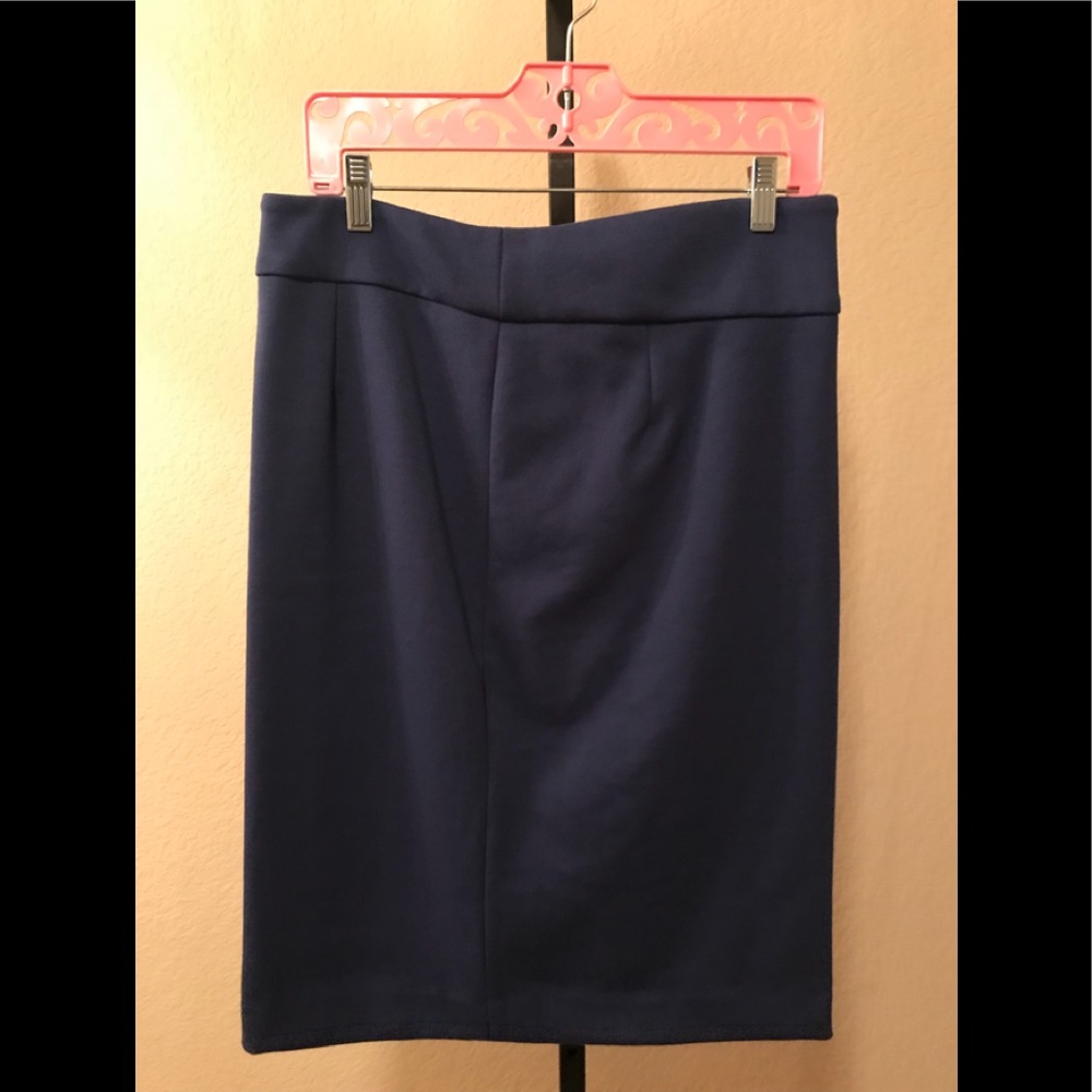 New navy blue skirt size 10